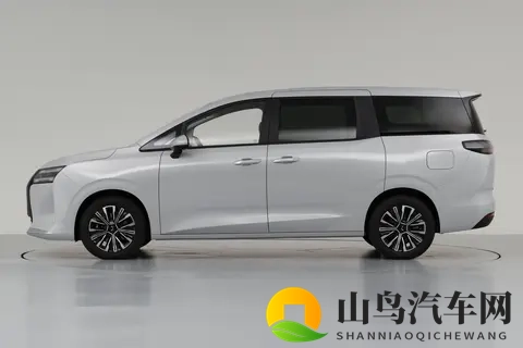 五菱星光730 PHEV：8万级7座家用车的务实之选-3