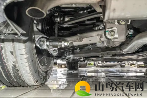 阿维塔06：华为加持，内外兼修，年轻人的第一台车选它准没错-2