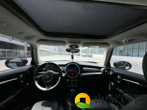 12万拿下MINI？2021款五门经典，小姐姐通勤优选-2