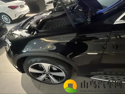 28万多拿下黑色奔驰GLC，家用代步有面儿！-1