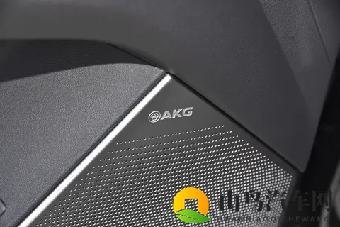 网曝热门事件吃瓜:豪车质量问题引关注,新能源汽车续航争议频发-2