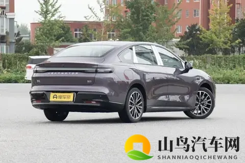 试驾零跑B01 2025款550激光雷达版,值得购买吗?-3