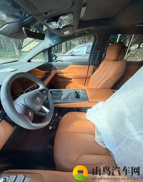 尺寸超腾势D9，插混纯电任选，别克至境世家实车现身街头-3