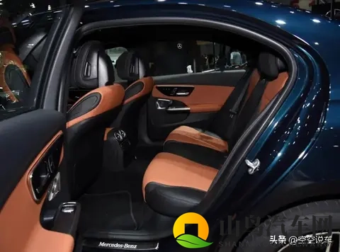 20万买C级豪华！车长近5米配9AT，月销破万可闭眼入!-2