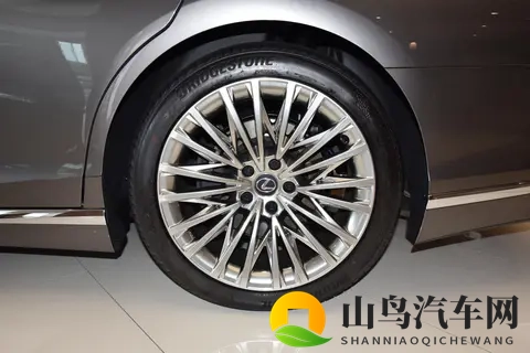 一次性说清楚 雷克萨斯LS500h 新车选购指南 四个配置如何选？-2