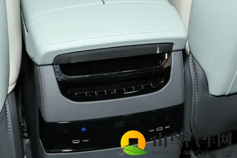 极氪009:家用MPV选它,舒适、安全又省心,全家出行更温馨-3