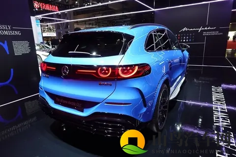 奔驰全新GLC纯电版实车实拍，这前脸确实很老钱-2