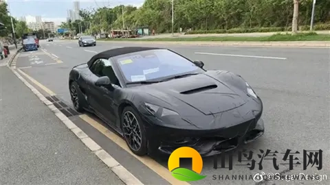 比亚迪再发个性化跑车!双门软顶版敞篷版腾势Z实车首曝-1