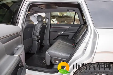 东风奕派2026款eπ008增程超阔版五座：家庭用车优选-1