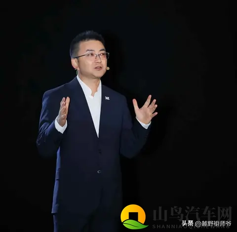 智己LS9搅局30万级市场，六座SUV的“标配”战争如何开打？-1