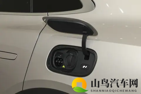 抢购价1719万元起，风云A9L光辉（四驱）来啦-1