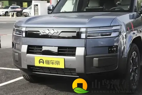 方程豹钛7实车体验：大五座布局，空间宽敞舒适，适合家用-3