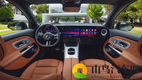 奔驰 GLB EV 要来了！巨屏内饰 + 冬天续航不缩水，是不是你要的科技感-2