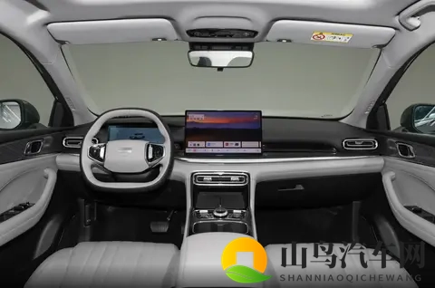 吉利银河星耀6，限时688万起，能成为新能源家轿市场新选择吗？-3