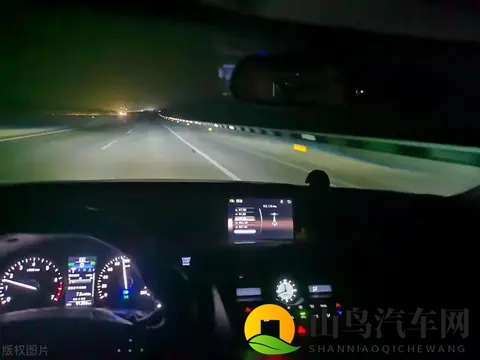 一个新手自述：开车1年半后，才知道晚上跑高速才是最安全的！-2