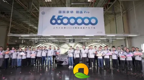 发光标+贯穿灯！朗逸Pro酷似小帕萨特，车长增42mm，月销稳定2万+-3