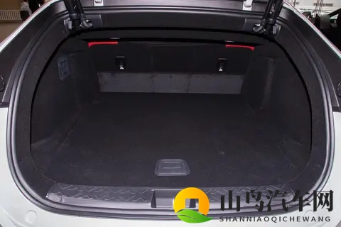 30万级豪华新能源车怎么选？阿维塔12四激光版值得考虑-1