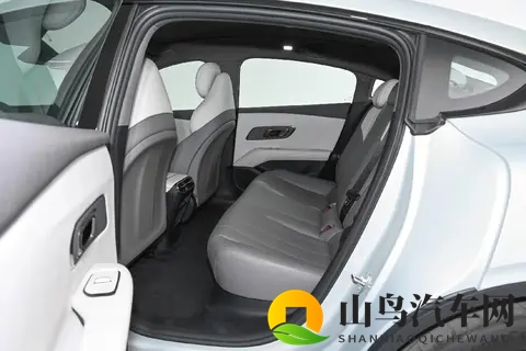 26款深蓝L06，轴距2米9，续航670公里，城区高速导航辅助驾驶-3