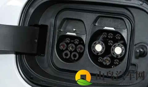 一台中型SUV的生死赌局:双动力破局能否救回极狐?-1