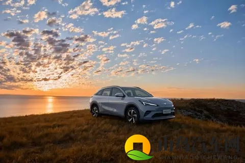 被忽略的细节！全新极狐阿尔法t5空间大比拼-2