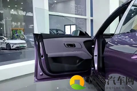 全景影像、后驱布局，还有激光雷达，这台车的定位有点意思-1