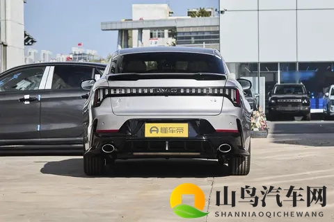10万级燃油实力派！这车动力强、智能高，还提供购置税补贴？-1