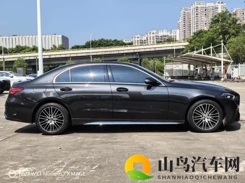 20万出头,体验优雅与运动——准新奔驰C260L-3