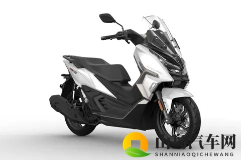 仅售10999元!2026款赛科龙RT150S上市!卷到没朋友!-1