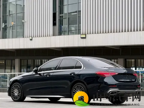 绿色准新C级,20多万圆你奔驰梦,还要啥自行车?-3