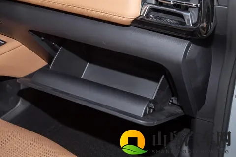 10万级MPV新选项！五菱星光730，家用大7座好开又好坐-1