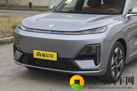 带全家自驾游，大六座SUV怎么选？深蓝S09对比领克900-1