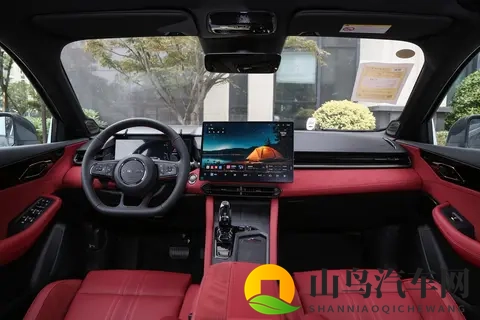 10万级选车 反转了！领克 03：燃油车也有 Flyme Auto，通勤超省心-3