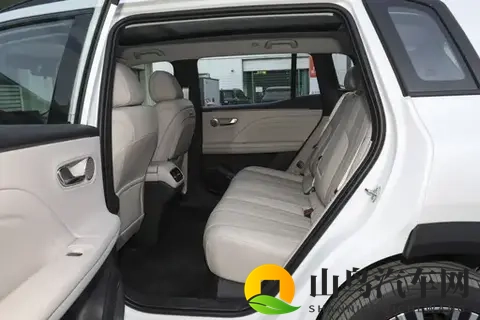 家用新能源SUV新选择 广汽埃安i60到店实拍,多方位体验-1