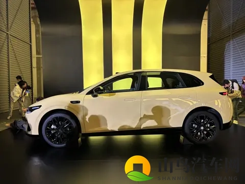 年轻人第一台电动小钢炮？零跑Lafa5预售1058万元起，零百6秒级-1