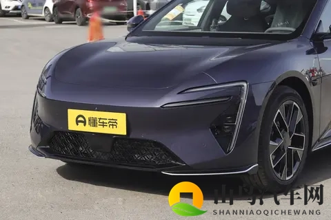 阿维塔06：华为加持，内外兼修，年轻人的第一台车选它准没错-3