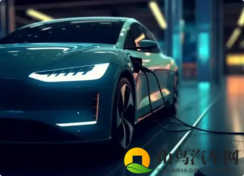 保持较高增长!10月我国新能源汽车销量首次超总销量50%-1