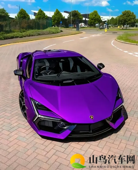 锋芒破界，艺术与空气动力学的巅峰——兰博基尼Revuelto设计美学-2