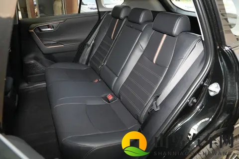 广汽丰田威兰达深度体验：家用 SUV 的刚需之选，短板也得认-1