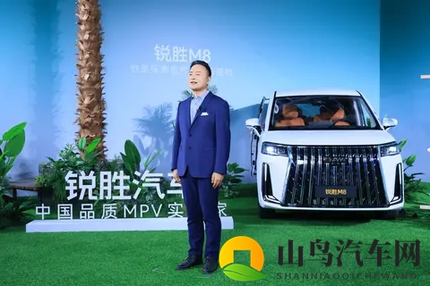 大学篮球体育飞机网站：篮球+飞行，体育产业新突破！-3