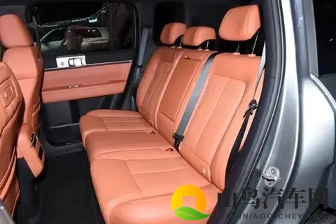 2198万，兼顾全家出游与驾驶乐趣，这台方盒子SUV可以考虑-2