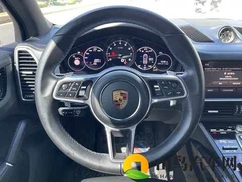 63万多拿下22年保时捷Cayenne，体验速度与豪华-2