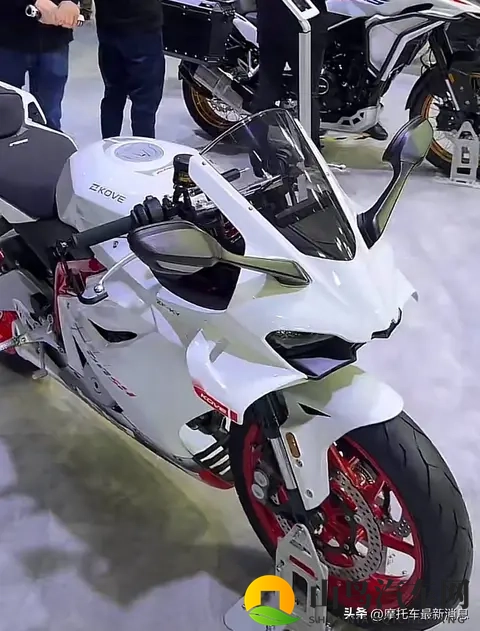 米兰车展_ 凯越450RR全新外观亮相-2