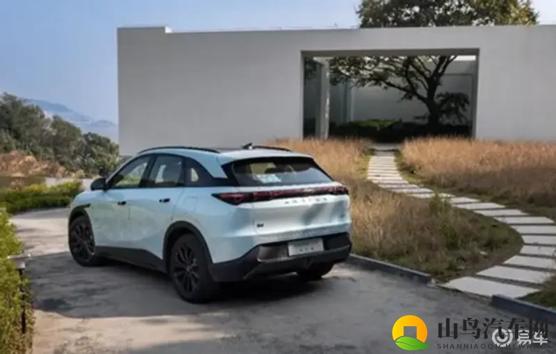 双城通勤族首选！ 智驾长续航，跨城出行超省心-1