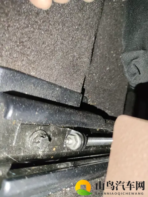 7万公里一手奔驰E200L，18万不到的商务座驾-3