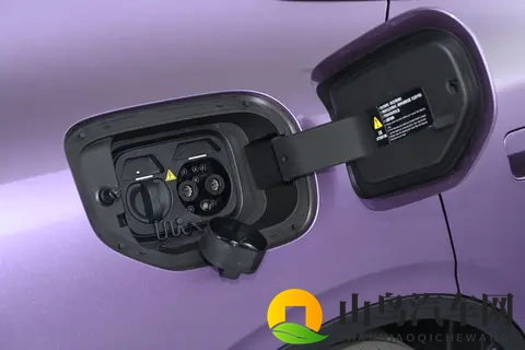 “公路磁悬浮”才卖1399万？法拉利同款驾控，还标配激光雷达-1