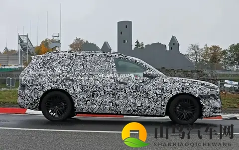 娇小亚洲人咂一黑色迪克：亚洲汽车品牌推神秘新车，独特设计引热议-2