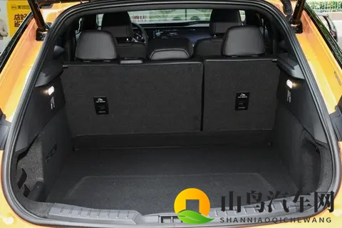 试驾完全新福特蒙迪欧，闺蜜决定放弃电车，选择插混动力-2