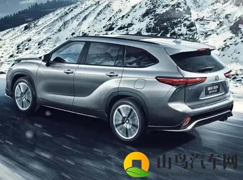 换屏不换芯！2026款皇冠陆放卖28万，网友：丰田太敷衍？-1