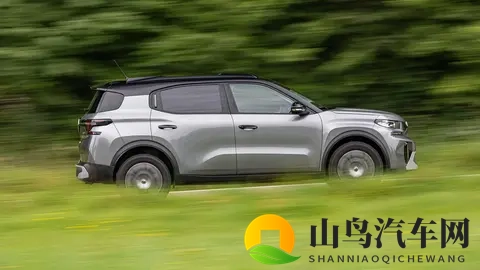 小价位，大气场？试驾雪铁龙C3 Aircross：法式的复古魅力-2