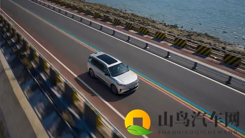 买完是否会后悔?一起来看五座版的东风奕派eπ008到底如何-2